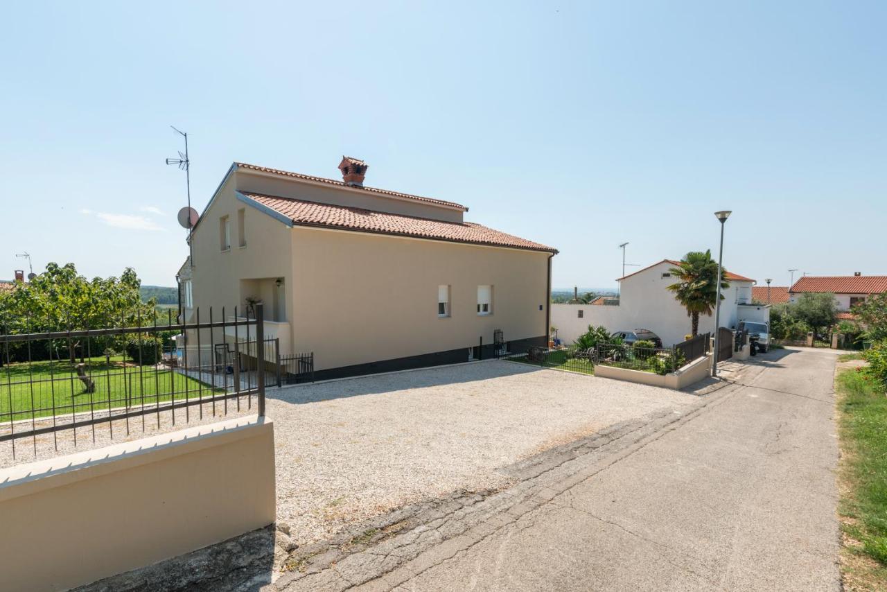 Apartman Dobrec Poreč Buitenkant foto
