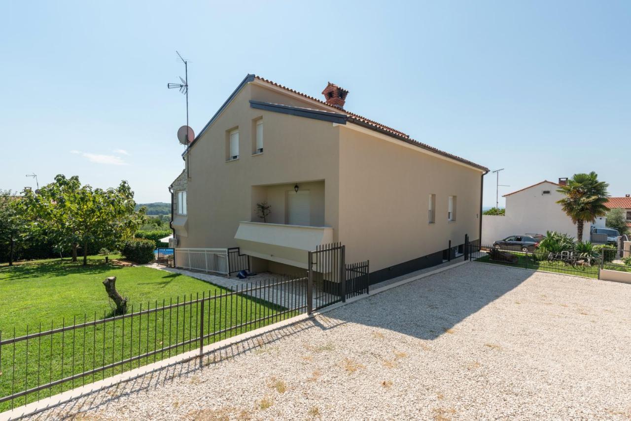 Apartman Dobrec Poreč Buitenkant foto